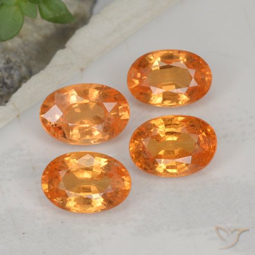 Lot de 4pc Grenat Spessartites Ambre orange Ovale du Mozambique - Poids total 2,7 ct / moy. 0,68 ct chaque, taille 5,9 x 4mm, couleur : Ambre orange, dureté de Mohs 6.5 à 7.5 convient aux bijoux de tous les jours, pierre de sagesse, Photo A