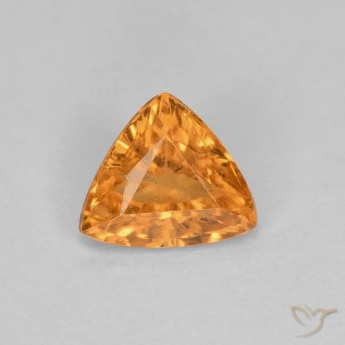 Grenat Spessartite Orange Trillion 5,5 x 4,8mm du Mozambique, poids de 0,58 ct, pierre gemme naturelle Non traité de pureté si, 1 pièce Grenat Spessartite trillion facet, couleur : Orange vif, dureté de Mohs de 6.5 à 7.5 convient aux bijoux de tous les jours, pierre de sagesse, Photo A