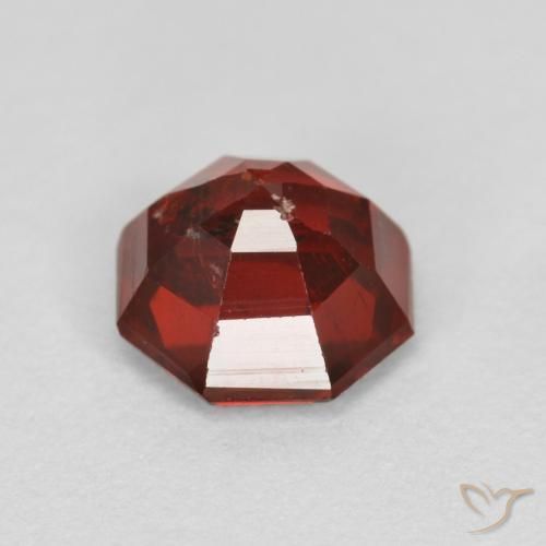 Spessartite Garnet Gemstone in 6 x 6 mm (calibrated) Size for Sale, Spessartite Garnet Stone in Currant Red Color