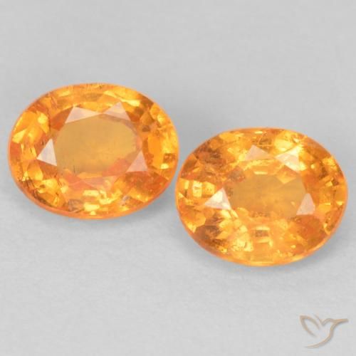 Paire Grenat Spessartite Ovale 5 x 4mm - Poids total 1 ct / moyenne 0,5 ct chaque, pierre gemme naturelle Non traité, couleur Orange vif avec pureté VS, dureté Mohs 6.5 à 7.5 convient aux bijoux de tous les jours, pierre de sagesse, Photo A