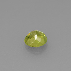 Sphene Gemstone in 4.7 mm Size for Sale, Sphene Stone in Yellowish Green Color