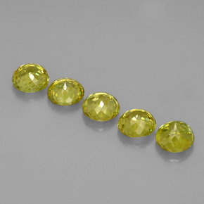 Sphene Gemstone in 4.7 mm Size for Sale, Sphene Stone in Golden Green Color