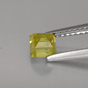 Sphene Gemstone in 4.1 x 4.1 mm Size for Sale, Sphene Stone in Greenish Golden Color