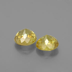 Sphene Gemstone in 5 mm (calibrated) Size for Sale, Sphene Stone in Golden Green Color
