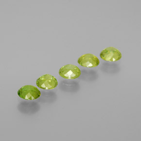 Sphene Gemstone in 4 mm (calibrated) Size for Sale, Sphene Stone in Golden Green Color