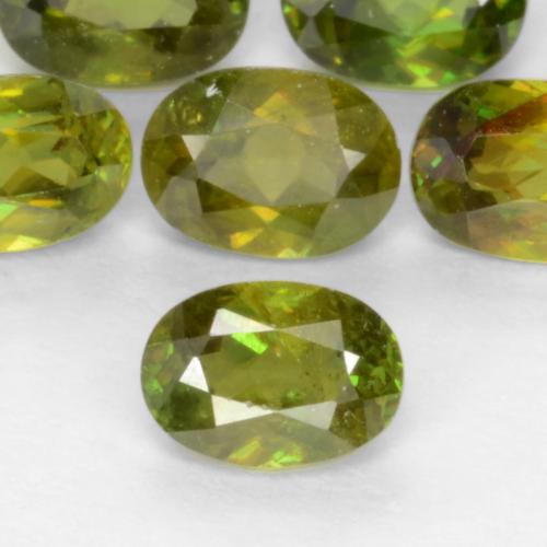 Medium Green Сфен Камень - 0.4ct Фасетный Овал (ID: 546433)
