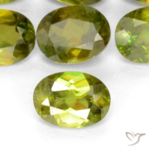 0.45ct Natural Warm Forest Green Sphene, Oval, VS-SI