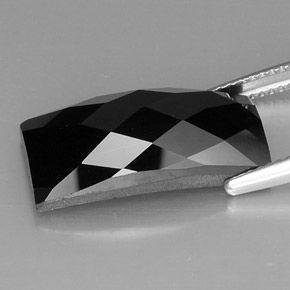 Spinel Gemstone in 19.9 x 10.1 mm Size for Sale, Spinel Stone in Black Color