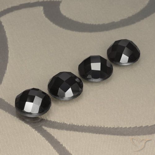 Lot de 4pc Spinelles Noire Tour de la Thaïlande - Poids total 19,58 ct / moy. 4,9 ct chaque, taille 10,1mm, couleur : Noire, dureté de Mohs 8 convient aux bijoux de tous les jours, pierre de sagesse, Photo A