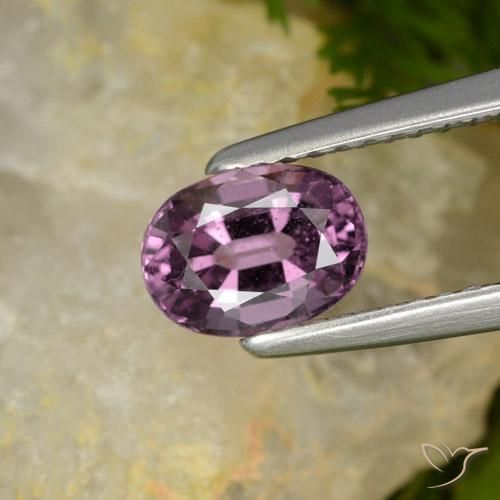 1,05 ct lila Spinell, 6,9 x 5 mm Ovalschliff aus Tansania, Photo A