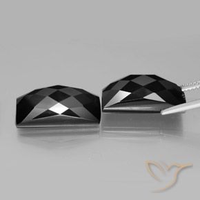 Spinel Gemstones in 17.6 x 8.2 mm Size for Sale, Spinel Stones in Black Color