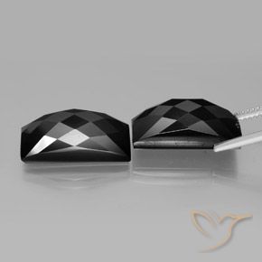 Spinel Gemstones in 17.6 x 8.2 mm Size for Sale, Spinel Stones in Black Color