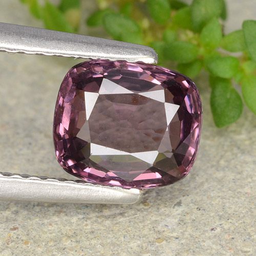 Medium Purple Spinell Edelstein - 1.3ct Kissenschliff (ID: 483502)