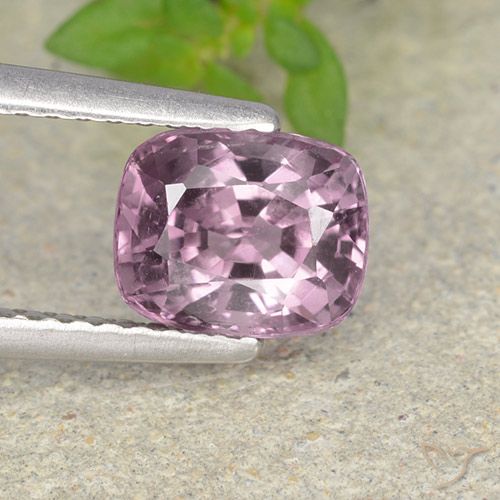 Spinello viola da 1,58 ct, taglio a cuscino da 7,2 x 5,8 mm dalla Tanzania, Photo A