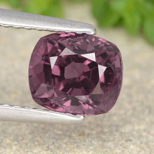 Красновато-пурпурный Шпинель Камень - 1.7ct Огранка Подушечка (ID: 490161)