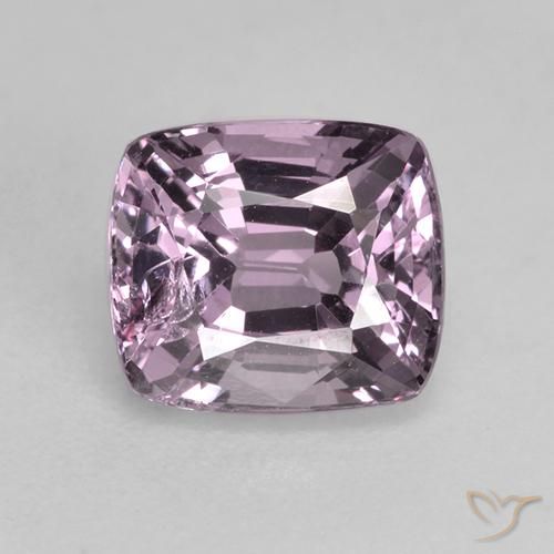 1,53 ct violetter Spinell, 6,7 x 5,9 mm Kissenschliff aus Tansania, Photo A