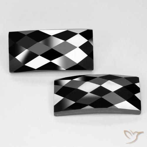 Coppia Spinello Taglio a baguette abbinata 20,1 x 10,1mm - Peso 25,21 ct totali / media. 12,61 ct ciascuno, pietra preziosa naturale non trattati, colore Nero in purezza Opaque, durezza Mohs 8 adatto per gioielli da indossare ogni giorno, Photo A