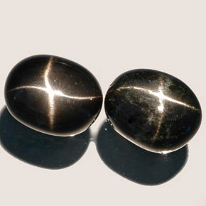8.07 ct Black Star Diopside Stone, Natural Star Diopside in Oval Cabochon Shape for Sale