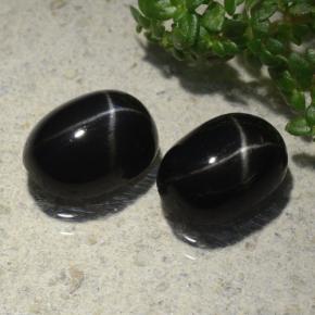 Negro Diópsido Estrella Gema - 2.5ct Cabujón Óvalo (ID: 479054)
