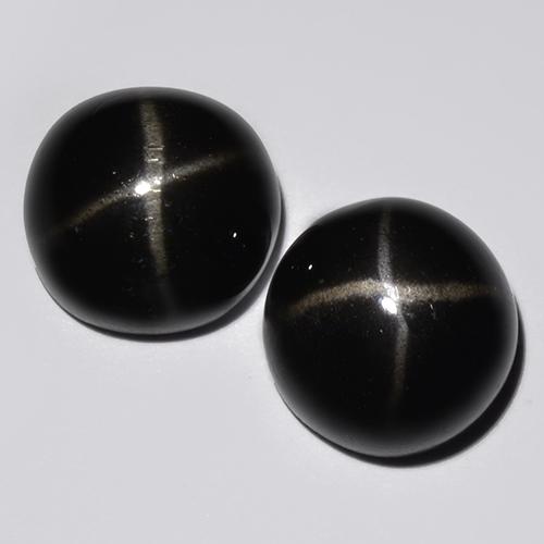 9,1mm Paar runder Sterndiopsid - Gewicht 8,71 ct gesamt / durchschn. 4,36 ct, Schwarz Farbe in Opaque Reinheit, natürlicher Edelstein, Mohs-Härte 5 - 6, Photo A