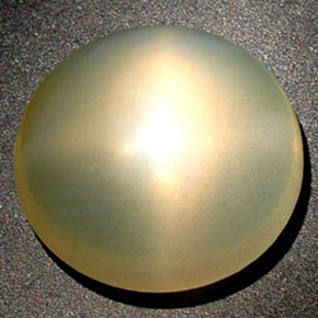 14.98 ct Cream Star Moonstone Gemstone, Star Moonstone Gem in Round Cabochon Shape for Sale.