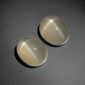 11.72 ct Cream Star Moonstone Gemstone, Star Moonstone Gem in Oval Cabochon Shape for Sale.