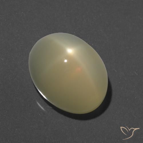 حجر القمر نجم بيضاوي 7.95 قيراطًا ، <cite dir="ltr" lang="en">13.5 x 10.3</cite> مم من الهند, Photo A