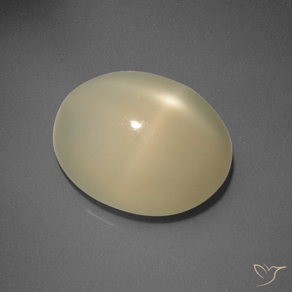 حجر القمر نجم بيضاوي 5.83 قيراطًا ، <cite dir="ltr" lang="en">13.2 x 10.6</cite> مم من الهند, Photo A