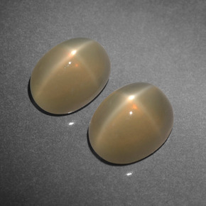5.06 ct Cream Star Moonstone Gemstone, Star Moonstone Gem in Oval Cabochon Shape for Sale.