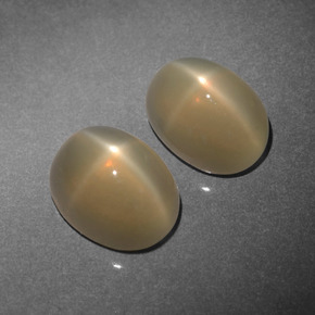 5.06 ct Cream Star Moonstone Stone, Natural Star Moonstone in Oval Cabochon Shape for Sale