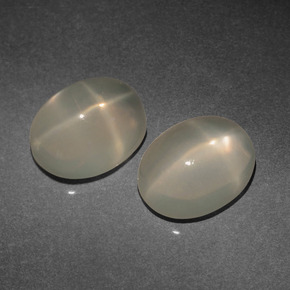 4.57 ct Cream Star Moonstone Stone, Natural Star Moonstone in Oval Cabochon Shape for Sale