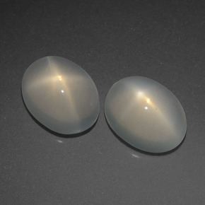 3.97 ct Cream Star Moonstone Gemstone, Star Moonstone Gem in Oval Cabochon Shape for Sale.