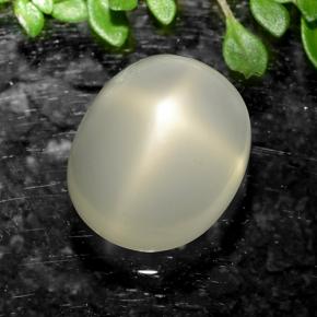 8.9ct Oval Cabochon Cream Star Moonstone for sale thumb image of 8.9ct Oval Cabochon Cream Star Moonstone (ID: 490937)