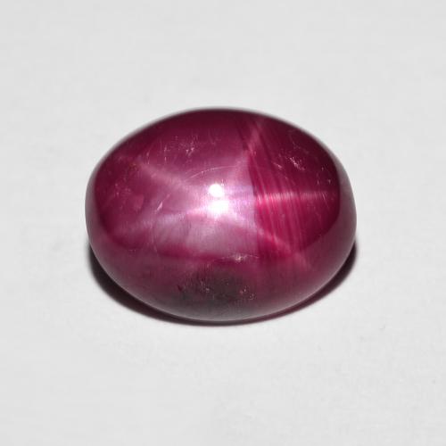 濃いレッドワイン スタールビー 宝石 - 4.4ct オーバル カボション (ID: 619379)