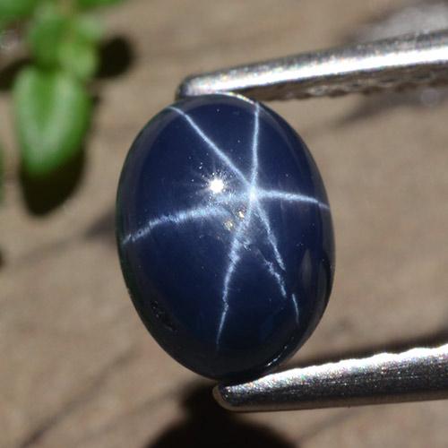 Zafiro Estrella Azul Cabujón Óvalo de 7,5 x 5,3mm de Tailandia, peso de 1.58 ct, piedra preciosa natural Difundido en claridad Opaco, Zafiro Estrella de 1 pieza - Color: Azul oscuro, dureza Mohs de 9 Adecuado para joyas de uso diario, Photo A