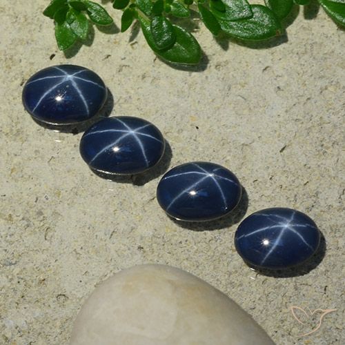 3.75 قيراط بلو ستار سافير ، <cite dir="ltr" lang="en">6.9 x 5.2</cite> ملم قطع بيضاوي من تايلاند, Photo A