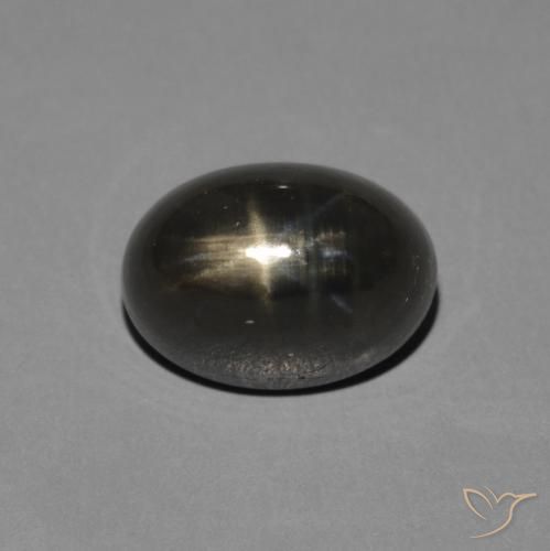 Zaffiro stellato Ovale cabochon da 3,45 ct dalla Thailandia, dimensione 9,2 x 6,7mm, purezza Opaque, pietra preziosa naturale Riscaldato, Zaffiro stellato 1pc in colore Grigio argento nero, durezza Mohs di 9 adatto per gioielli da indossare ogni giorno, Photo A