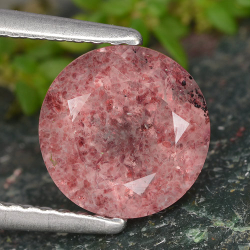 Medium-Dark Pink Strawberry Quartz Gem - 2ct Round Facet (ID: 475074)