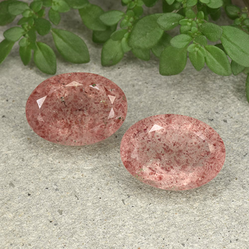 Rose Pink Strawberry Quartz Gem - 6ct Oval Facet (ID: 490723)
