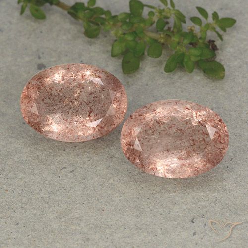 11.48 ct Oval Strawberry Quartz, 14.1 x 10.3 mm From Russia, Photo A