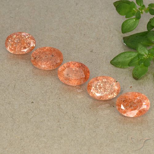 Pierre de soleil orange de 3,92 ct, coupe ovale de 7 x 5 mm de Russie, Photo A