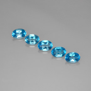 4.77 ct Blue Topaz Gemstone, Topaz Gem in Oval Facet Shape for Sale.