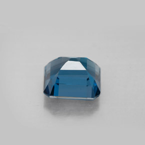 Topaz Gemstone in 8.1 x 7.4 mm Size for Sale, Topaz Stone in London Blue Color
