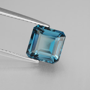2.46 ct Blue Topaz Stone, Natural Topaz in Octagon Facet Shape for Sale