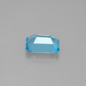 Topaz Gemstone in 8 x 6 mm (calibrated) Size for Sale, Topaz Stone in Swiss Blue Color