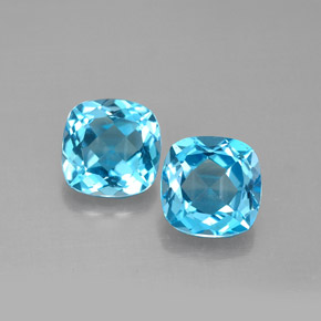3.54 ct Blue Topaz Gemstone, Topaz Gem in Cushion-Cut Shape for Sale.