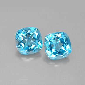 3.98 ct Blue Topaz Gemstone, Topaz Gem in Cushion-Cut Shape for Sale.