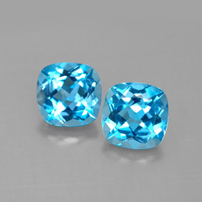 3.92 ct Blue Topaz Gemstone, Topaz Gem in Cushion-Cut Shape for Sale.