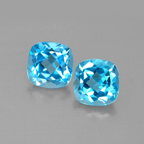4.01 ct Swiss Blue Topaz Gemstone, Topaz Gem in Cushion-Cut Shape for Sale.
