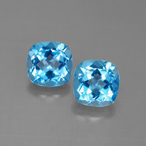 3.82 ct Blue Topaz Gemstone, Topaz Gem in Cushion-Cut Shape for Sale.